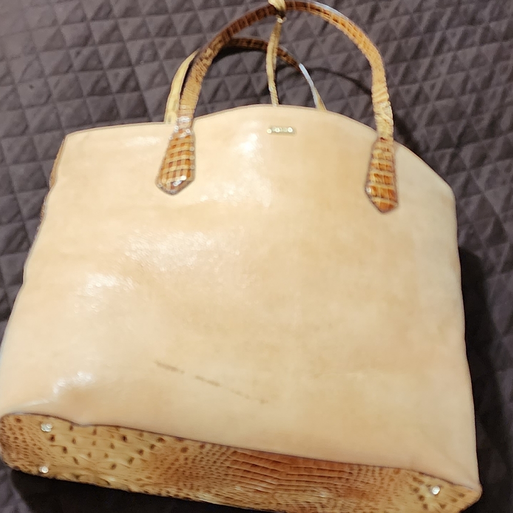 Brahmin Tote - Picture 5 of 9
